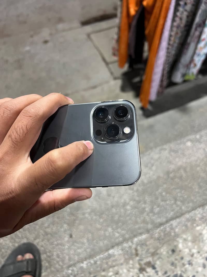Apple iPhone 13 Pro Max 1