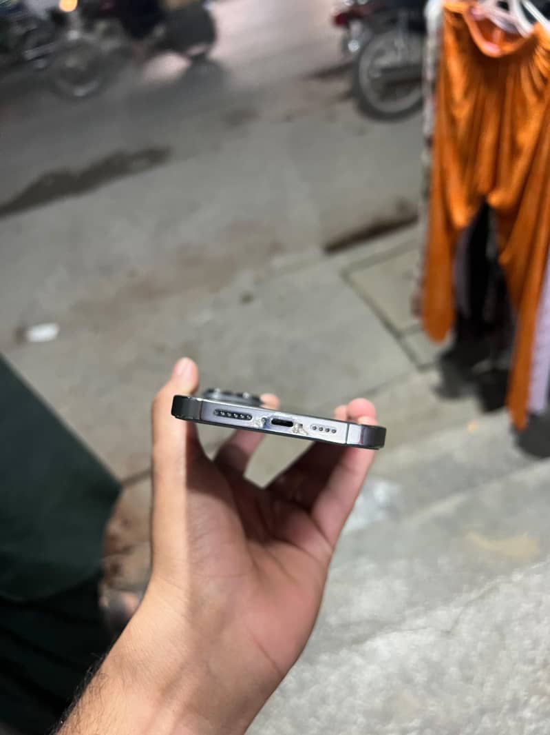 Apple iPhone 13 Pro Max 2