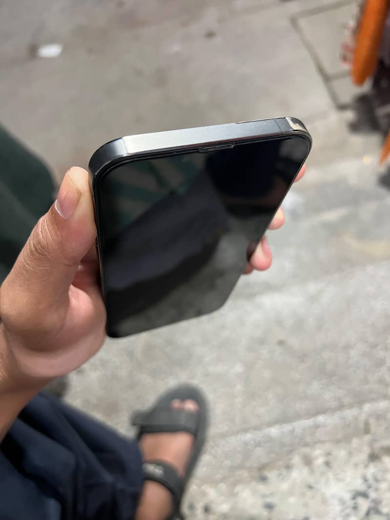 Apple iPhone 13 Pro Max 3