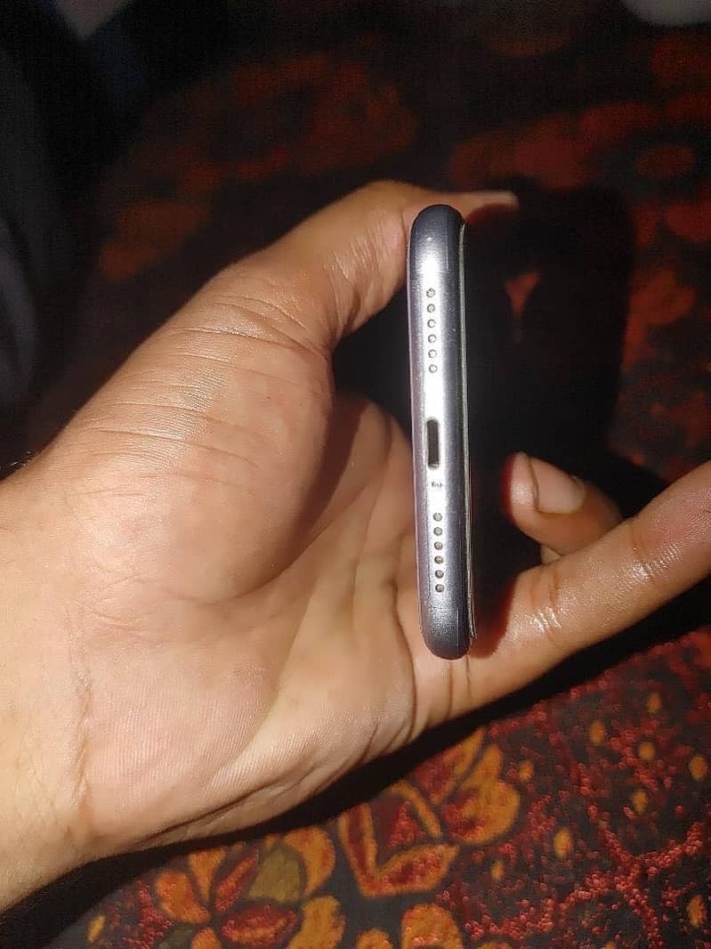 Apple iPhone 11 PTA approved 10 by 10 exchange possible 4