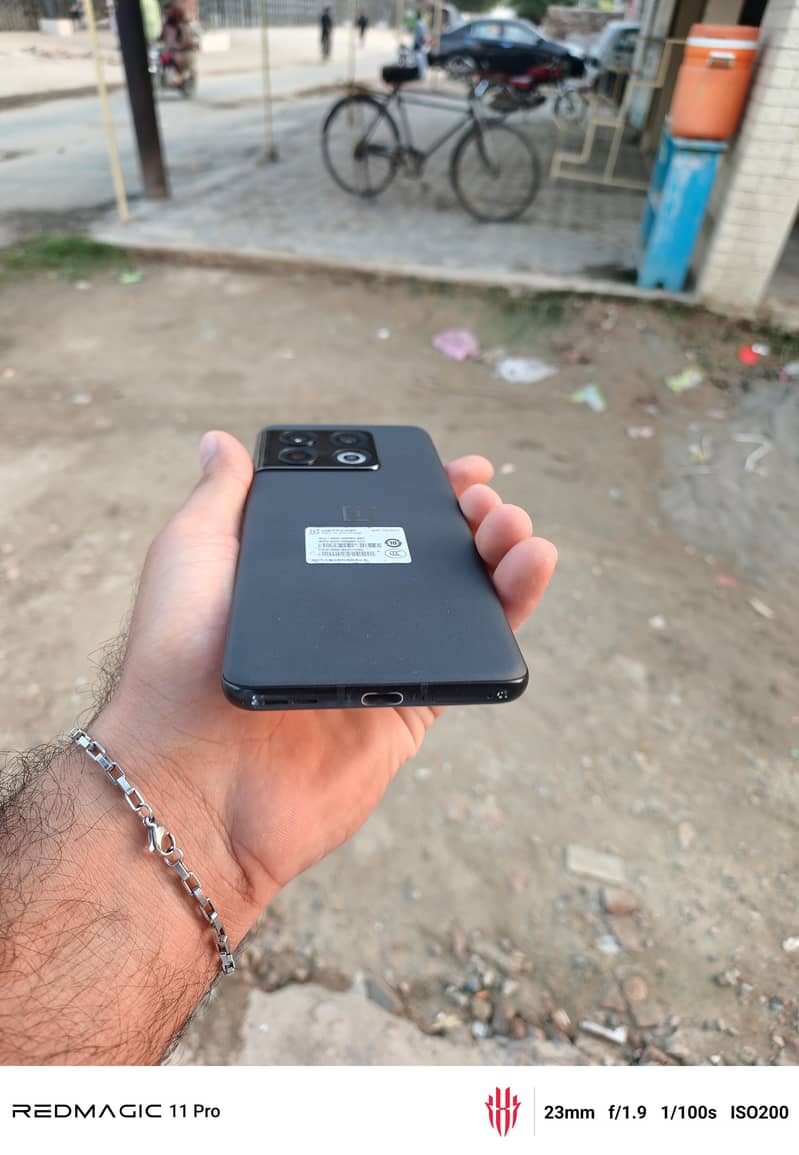 One Plus 10 Pro 1