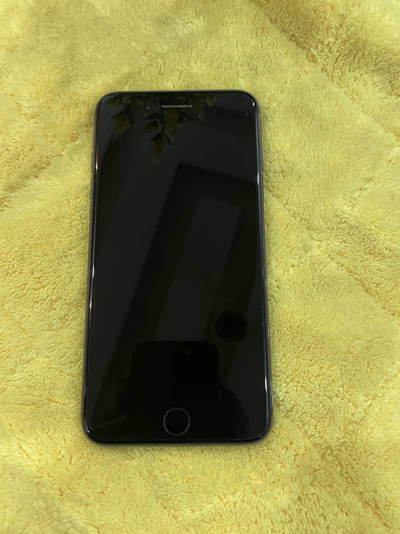 Apple iPhone 8 Plus 1
