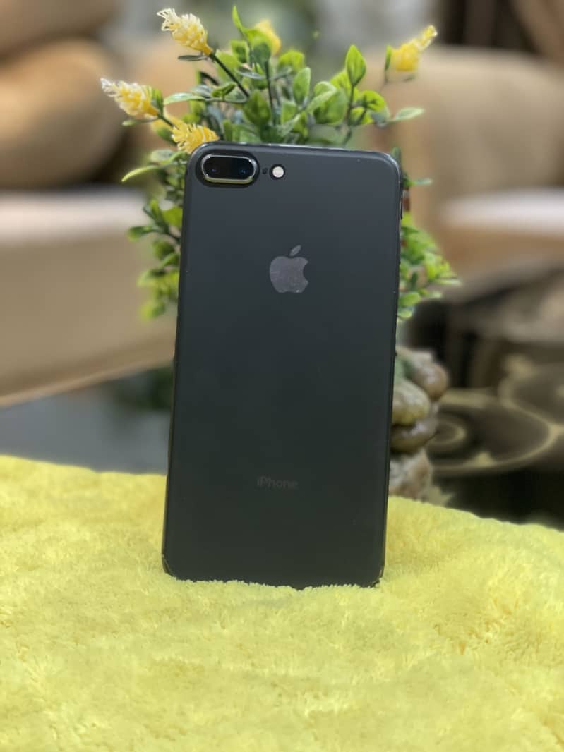 Apple iPhone 8 Plus 2