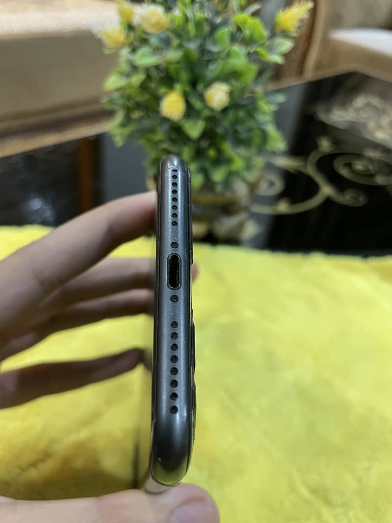 Apple iPhone 8 Plus 5
