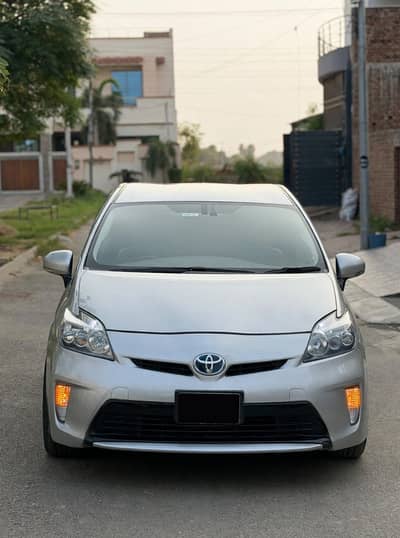 Toyota Prius uk model full option 2010