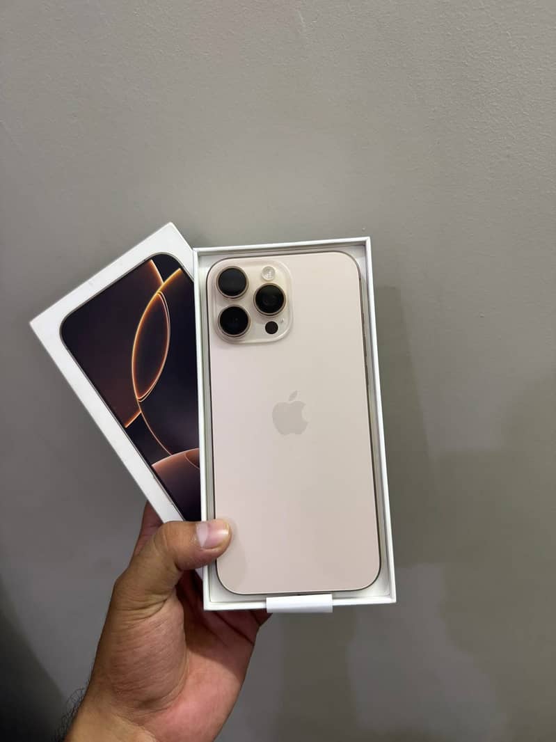 Apple iPhone 16 Pro Max 0