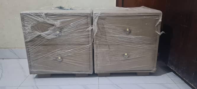 BED SIDE TABLE BRAND NEW 2 SIDE TABLE BOOK LE FABRICS 03281010987
