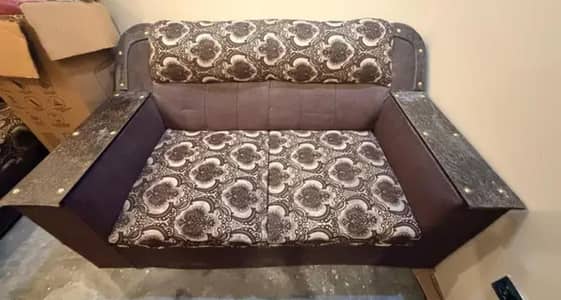 6 seater sofa urgent sale Walton cannt location