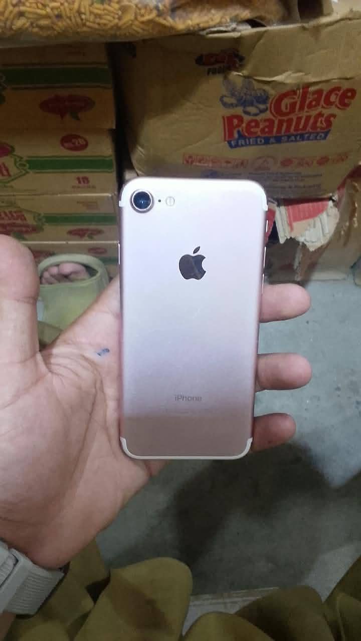 Apple iPhone 7 2