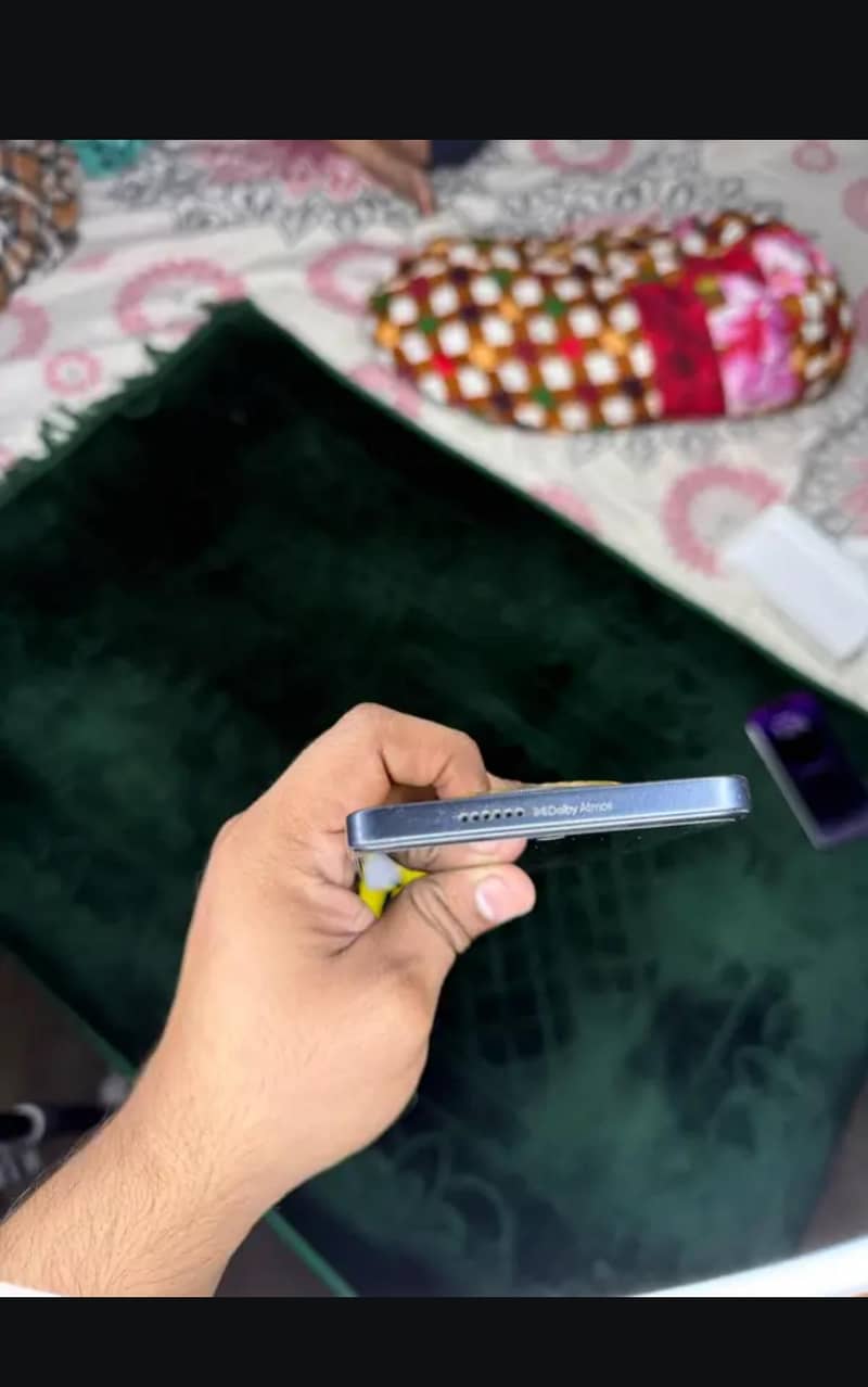 Tecno Spark 30 bumblebee edition 3