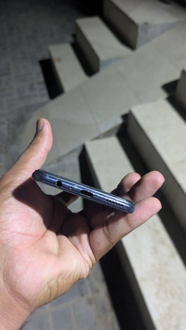 Vivo V21e 4