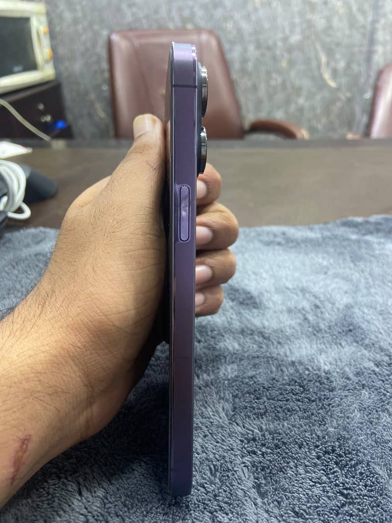 Apple iPhone 14 Pro Max 4