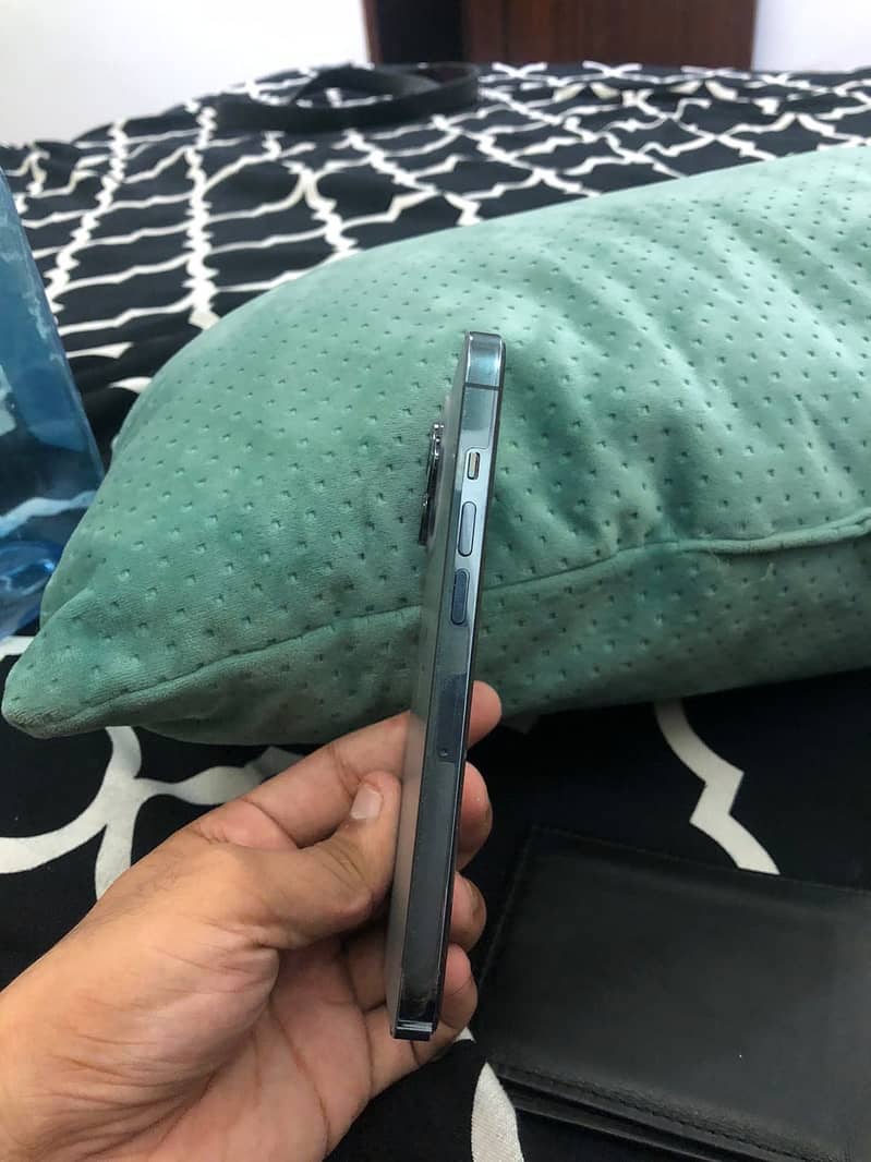 Apple iPhone 13 Pro 3