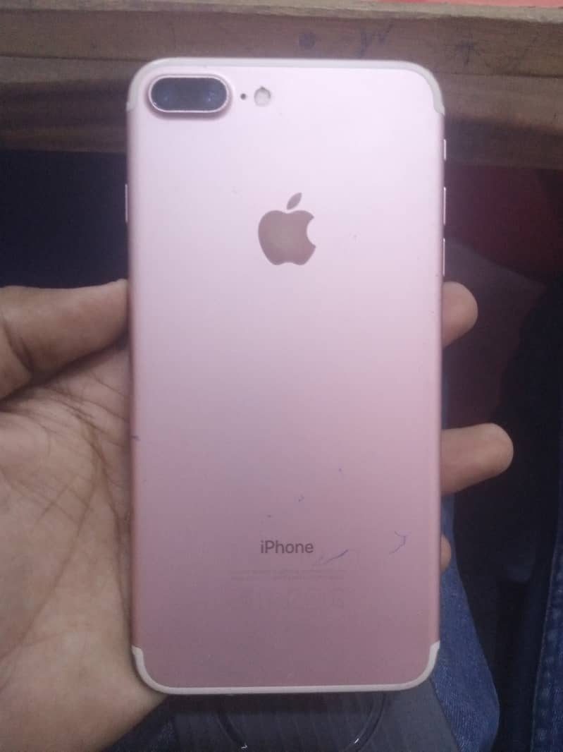 Apple iPhone 7 Plus 0
