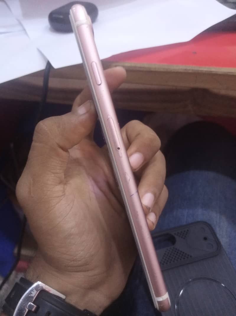 Apple iPhone 7 Plus 2