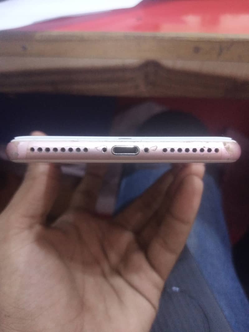 Apple iPhone 7 Plus 3