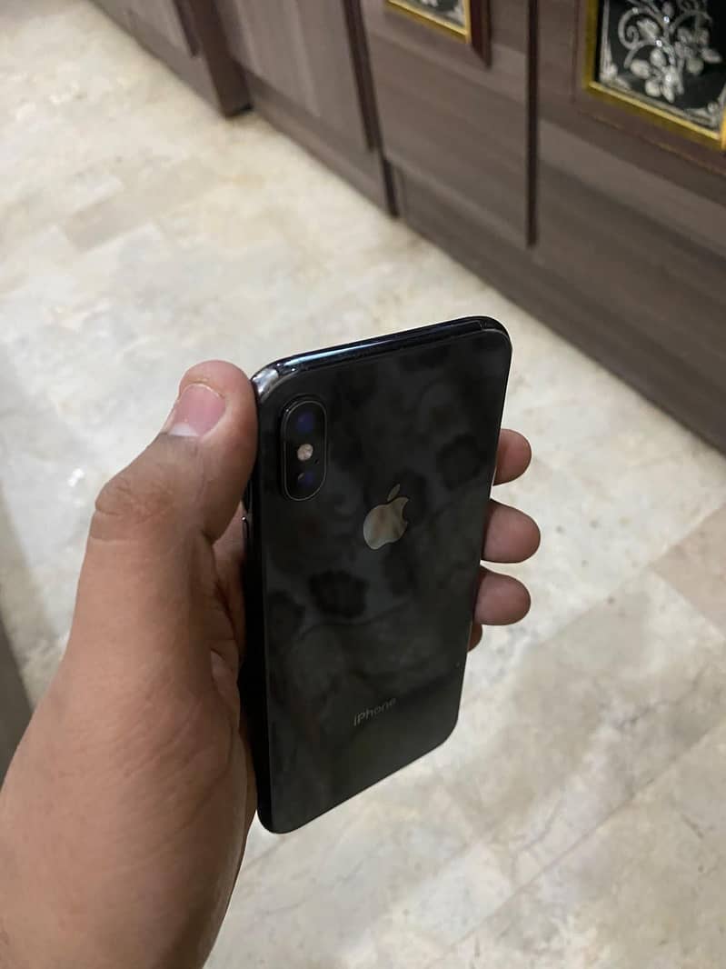 Apple iPhone X 4