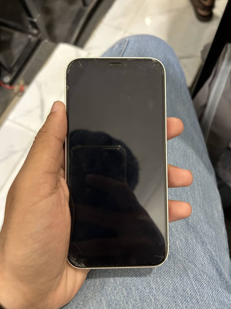 iPhone 12 6