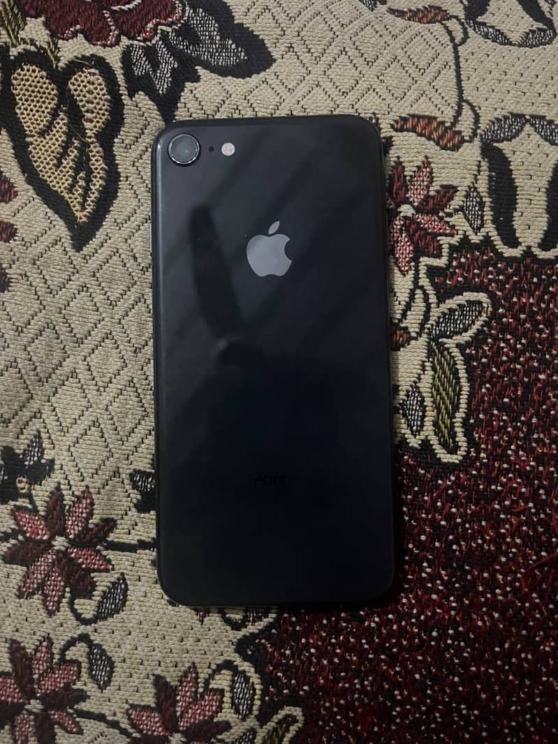 Apple iPhone 8 1