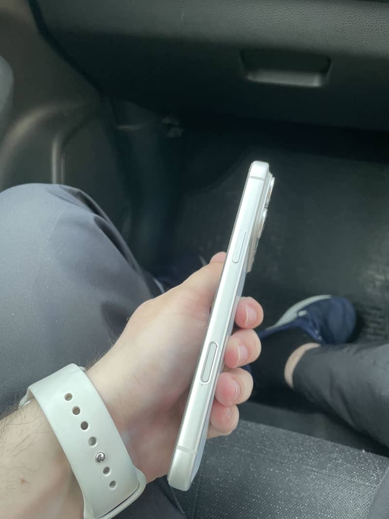 Apple iPhone 17 Pro Max 1
