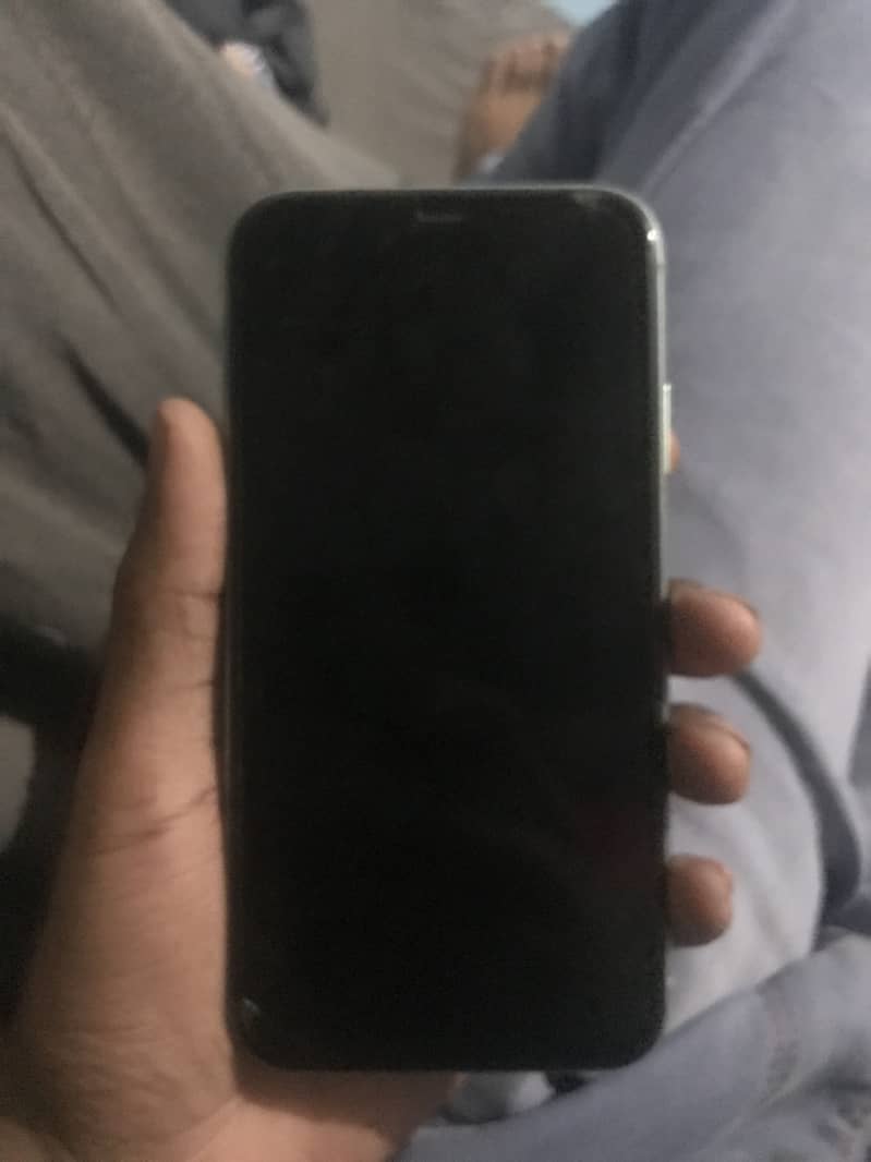 Apple iPhone 11 3