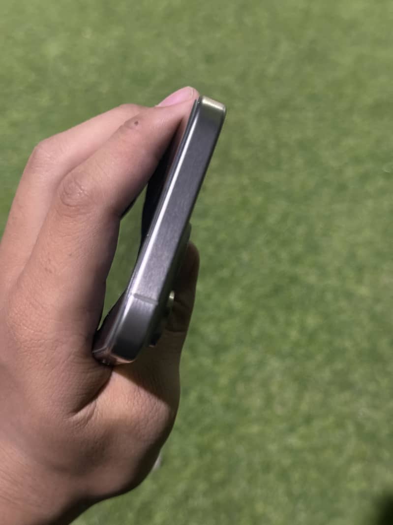 Apple iPhone 15 Pro Max 0