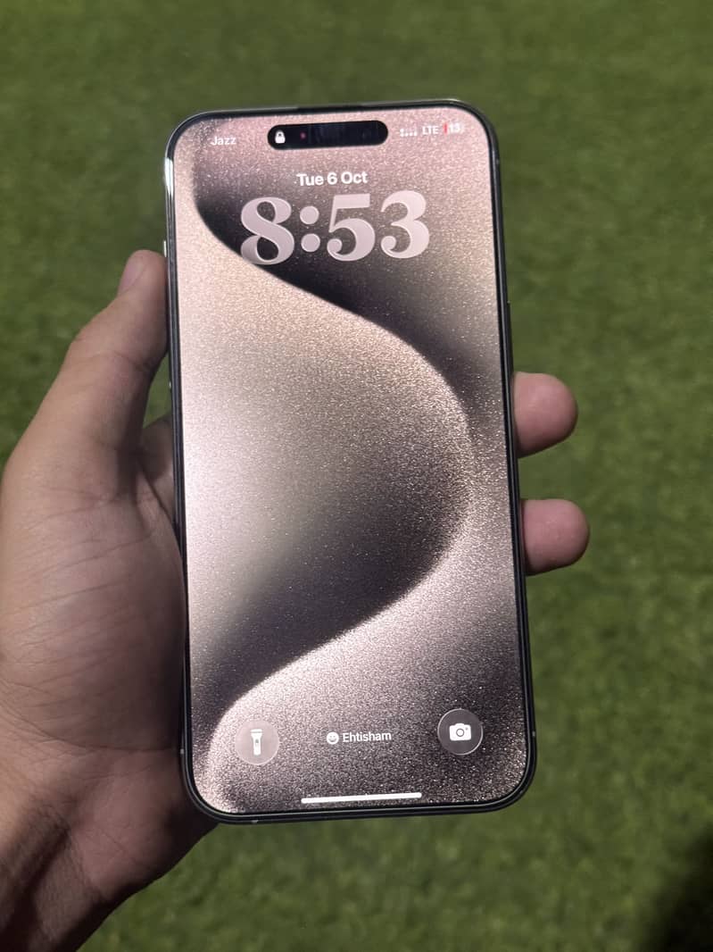 Apple iPhone 15 Pro Max 4