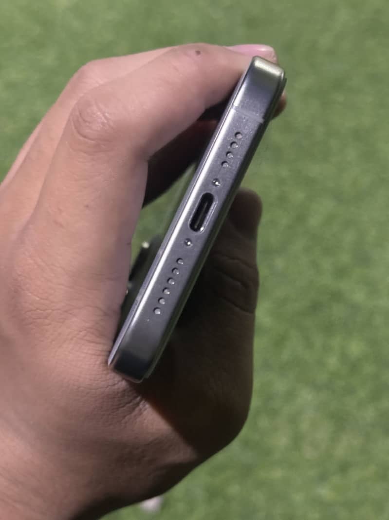Apple iPhone 15 Pro Max 5