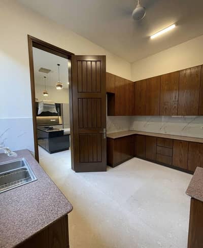 FOR RENT: SPACIOUS 250 SQ YD 4-BEDROOM (1+3) RESIDENTIAL BUNGALOW DHA PHASE 5, KARACHI