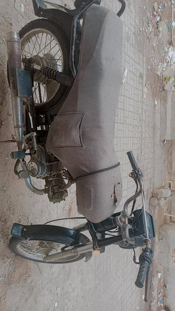 CD 70 2008 good condition 7