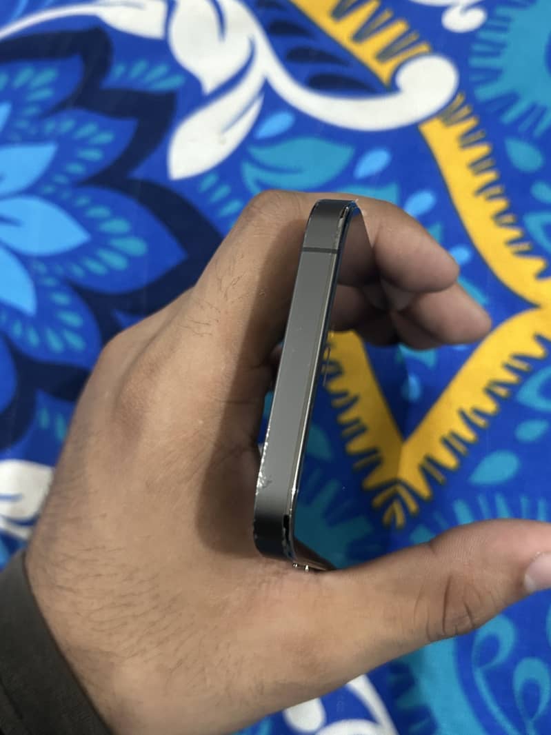 Apple iPhone 12 Pro 3
