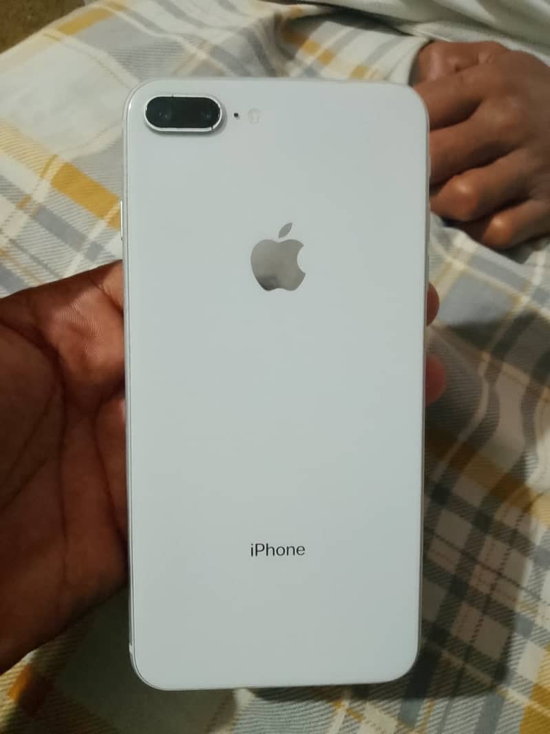 Apple iPhone 8 Plus 0