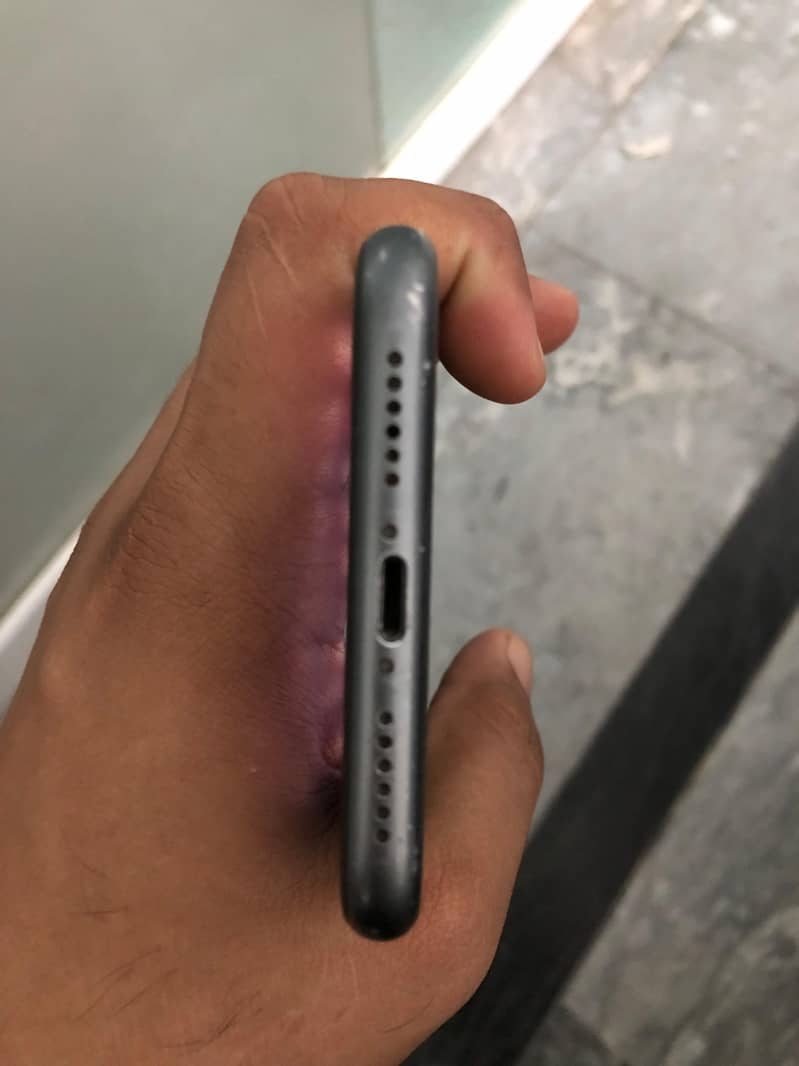 Apple iPhone 11 5