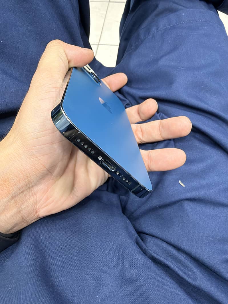 Apple iPhone 12 Pro 2
