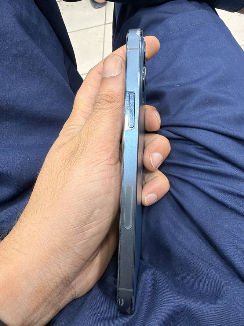 Apple iPhone 12 Pro 3