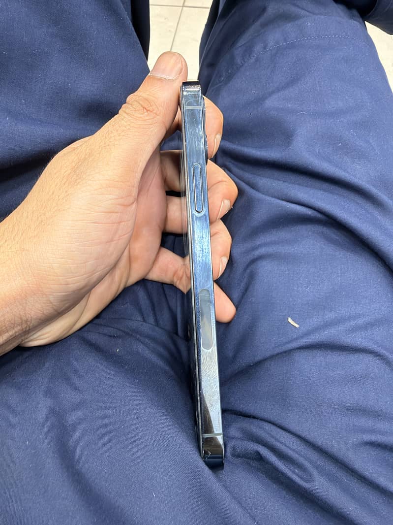 Apple iPhone 12 Pro 4