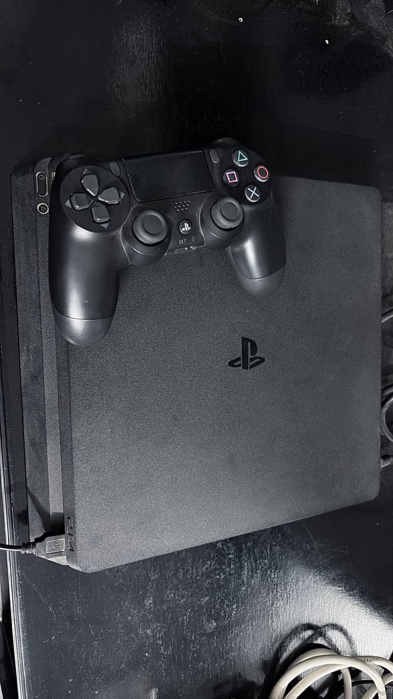 Playstation 4 slim 0