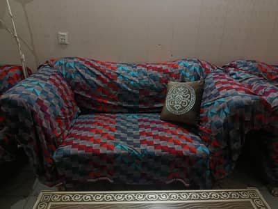 6 Seater chesterfield sofa set - Good condition