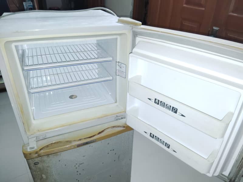 Working Fridge 2