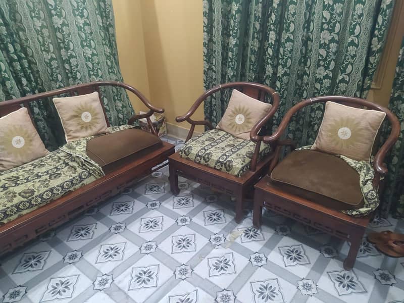 5 seaters sofa 0
