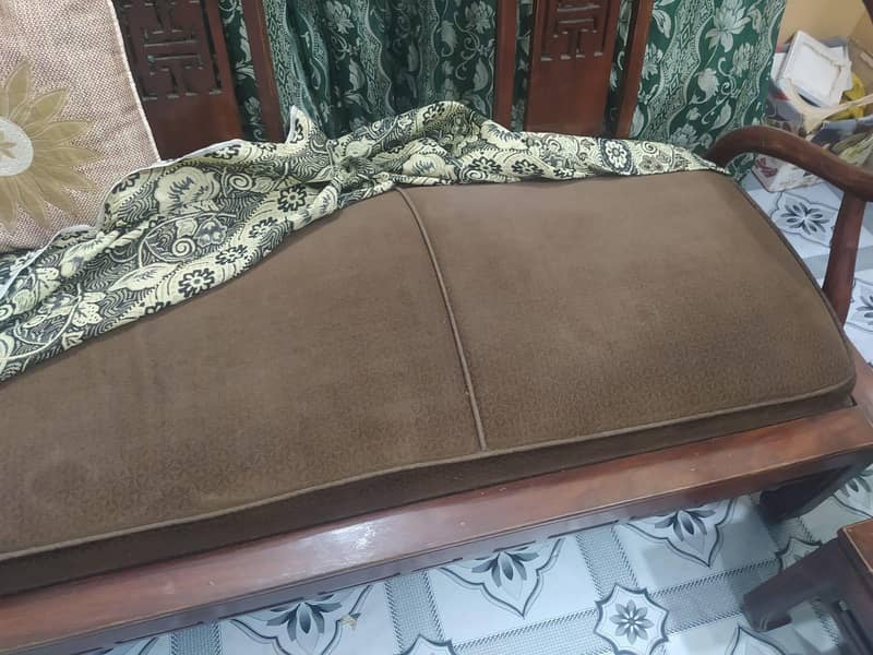 5 seaters sofa 1