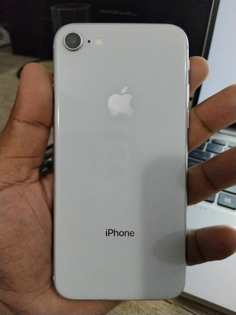 Apple iPhone 8 1