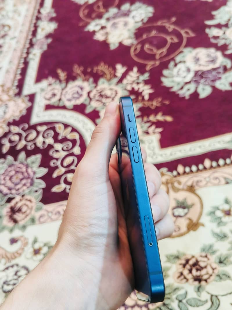 Apple iPhone 12 mini 3