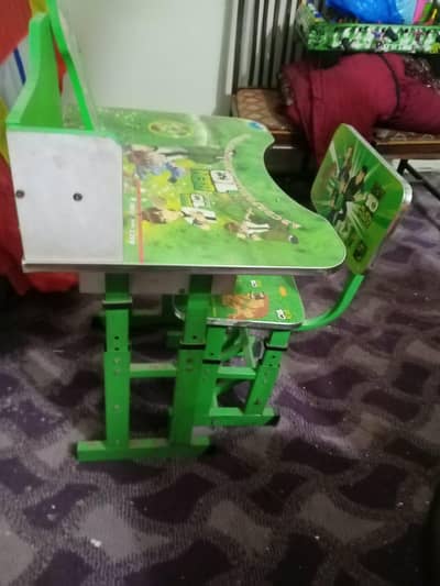 kids study table condition 10/9