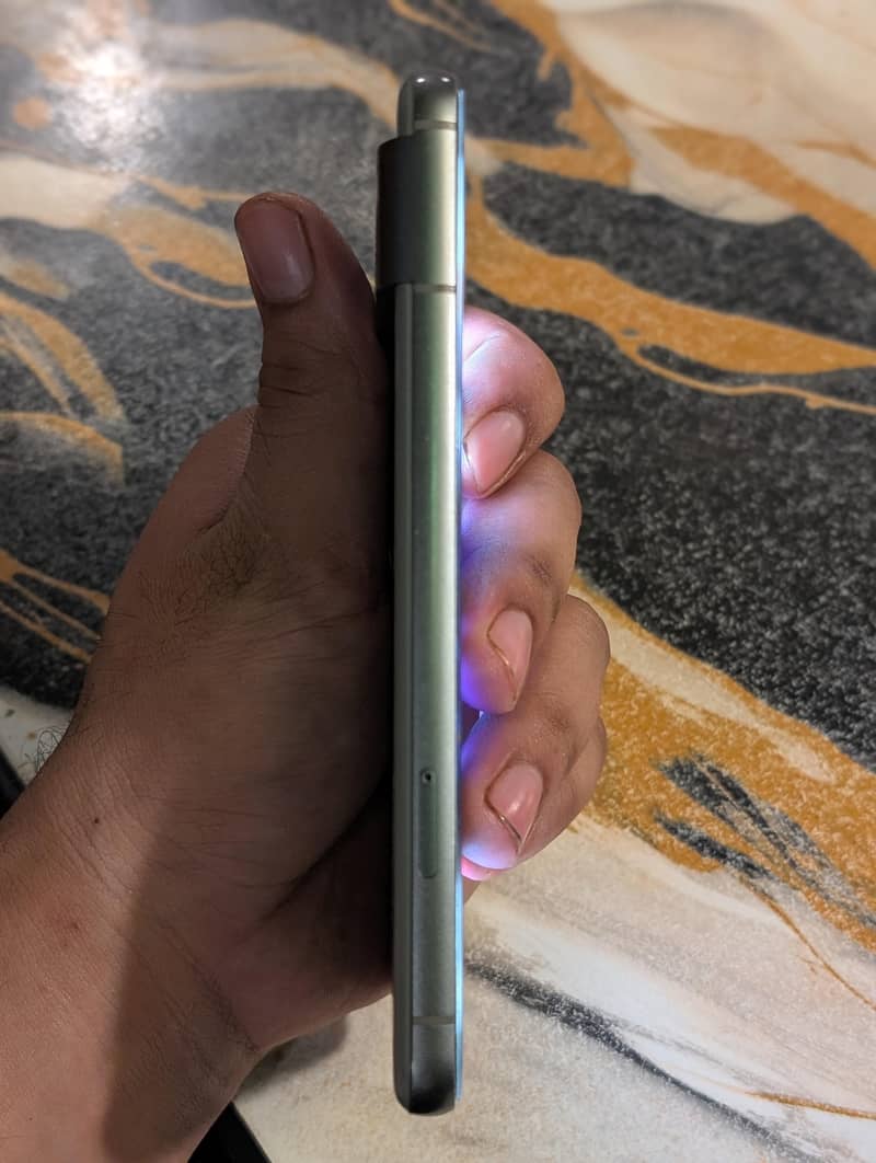 Google Pixel 8 5