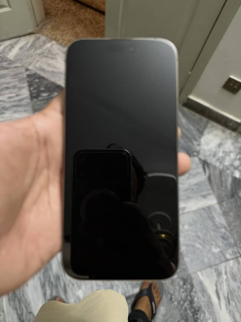 Apple iPhone 16 Pro Max 0