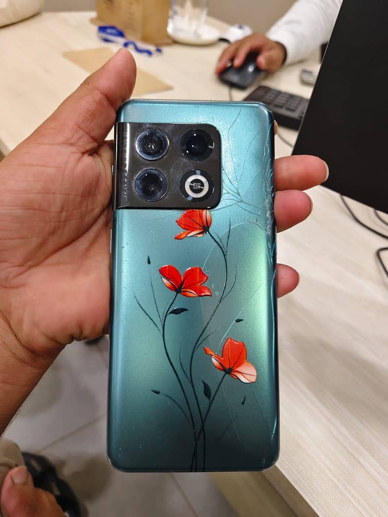 One Plus 10 Pro 1