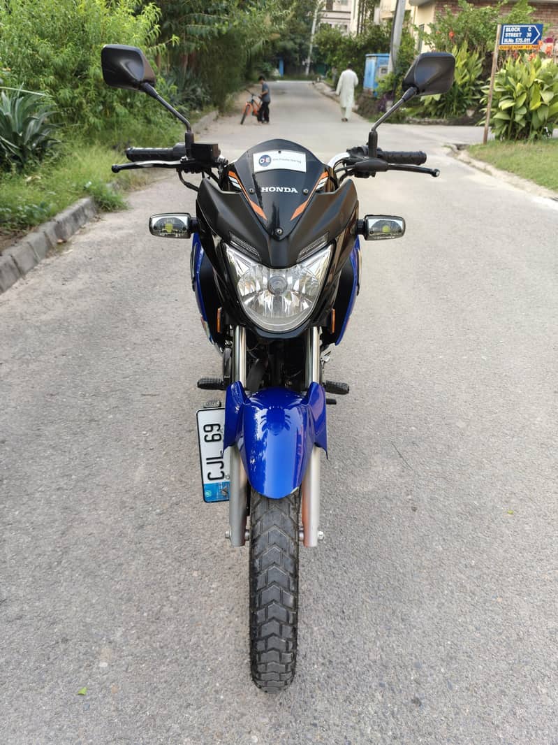 Honda CB150F 1