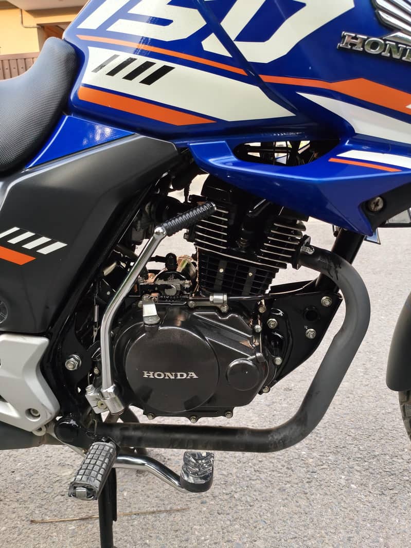 Honda CB150F 6