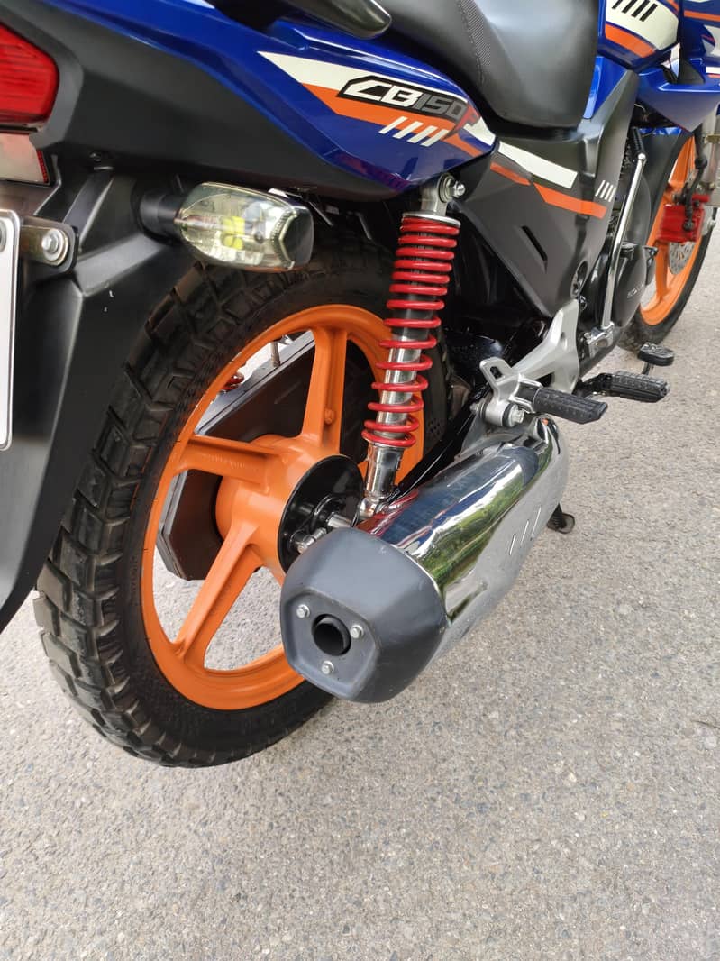 Honda CB150F 8